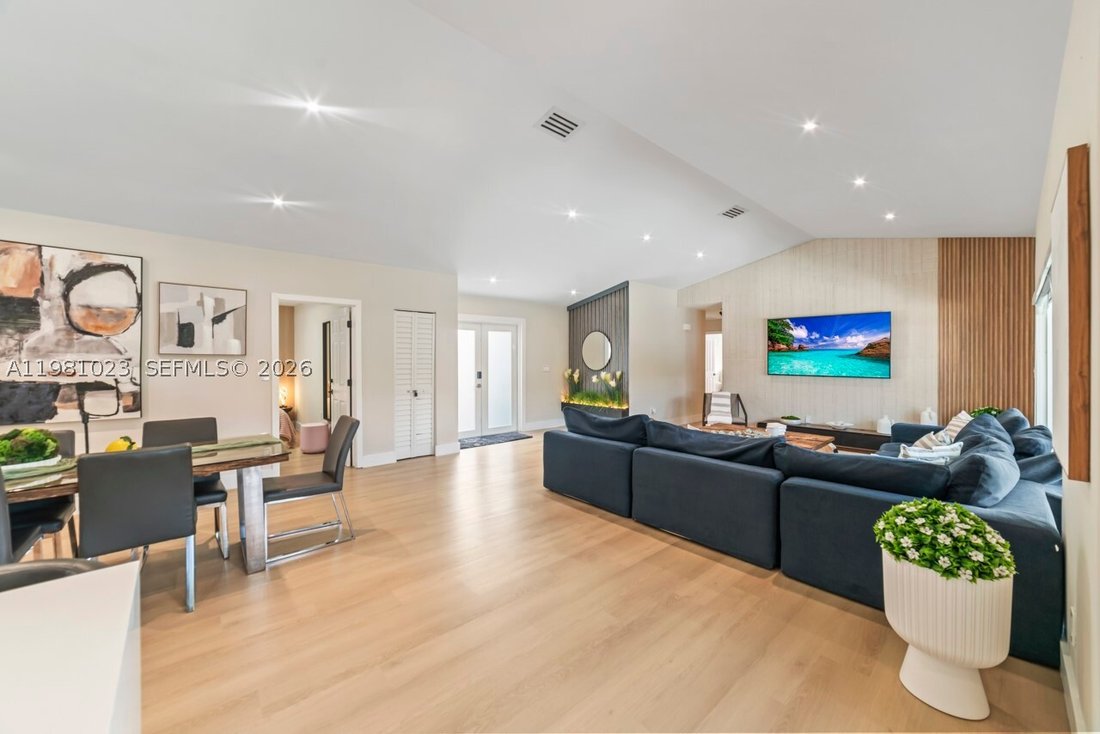 House in Miami, Florida, United States 3 - 17390257