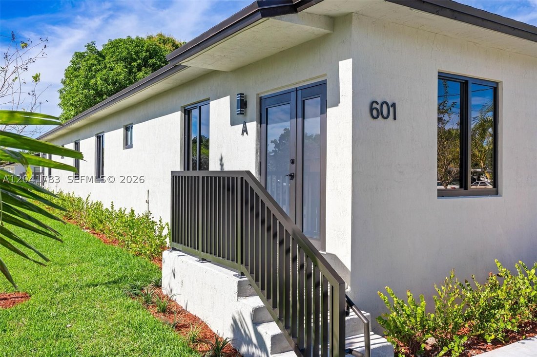 House in Hallandale Beach, Florida, United States 2 - 18254631