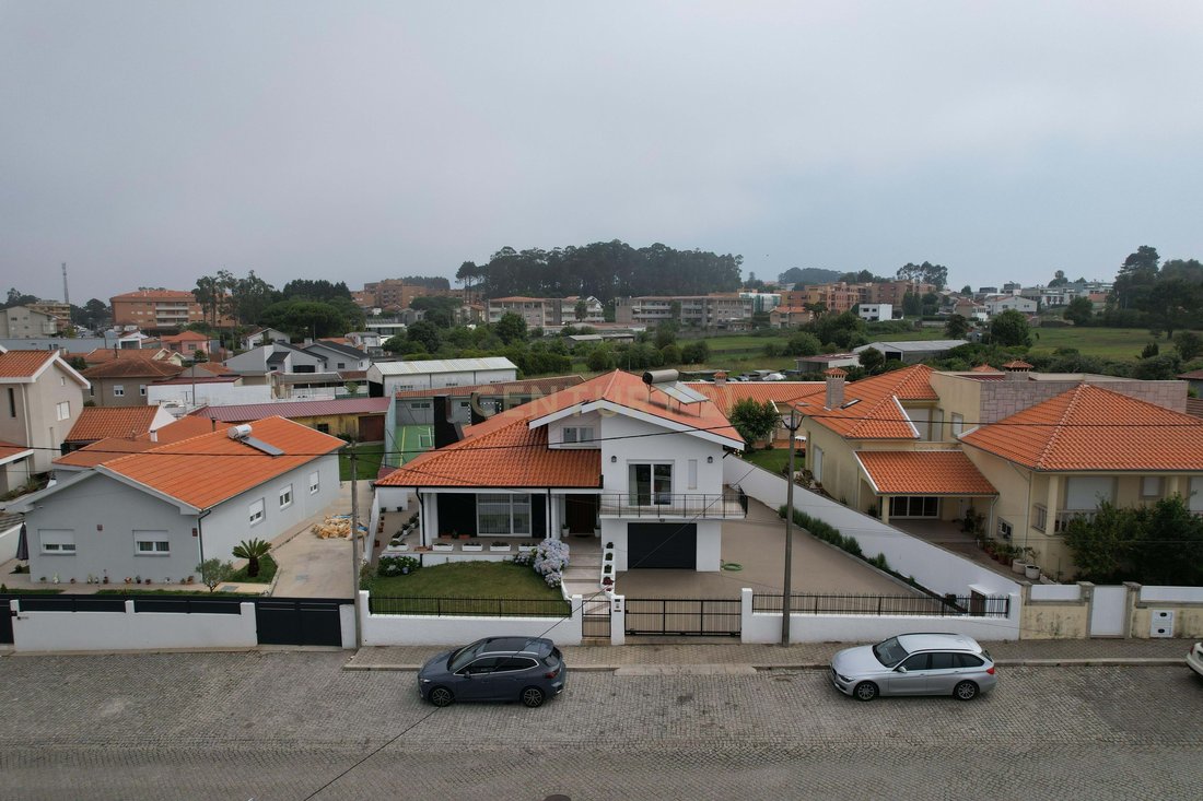 Villa in Sao Felix da Marinha, Porto District, Portugal 1 - 18255483