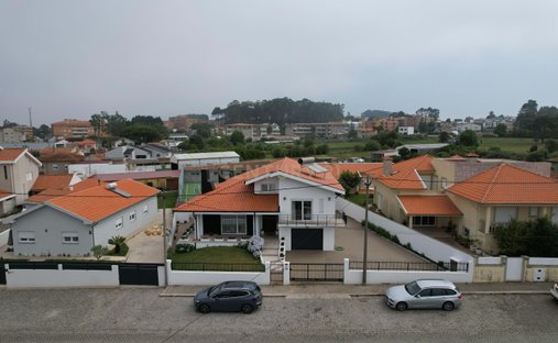 Villa in São Félix da Marinha, Distrikt Porto, Portugal 1