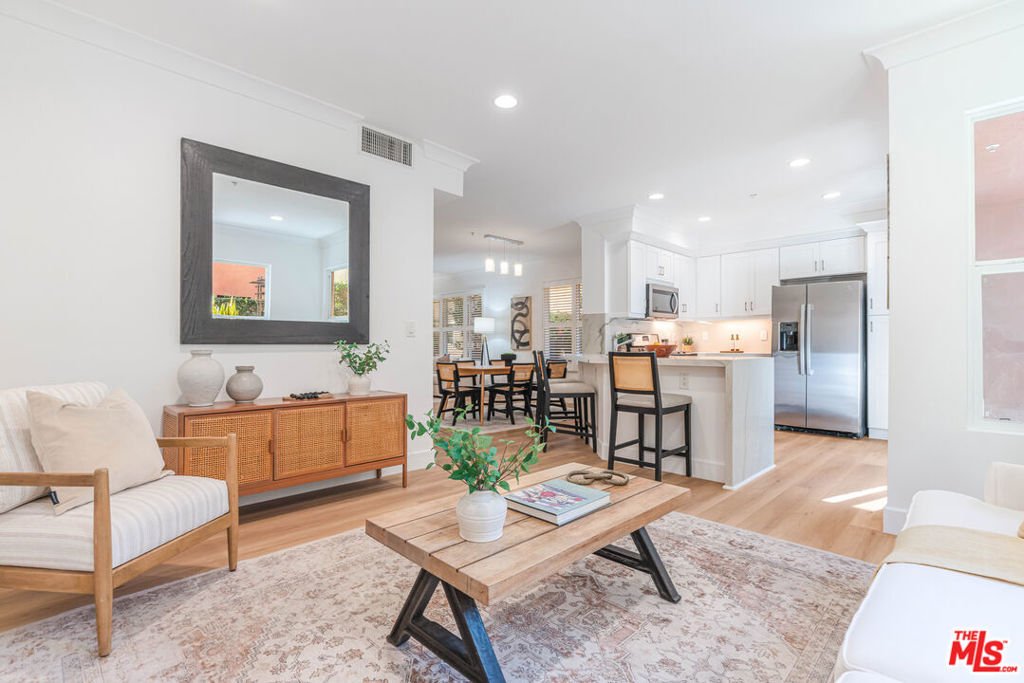 Condo in Los Angeles, California, United States 3 - 18253766