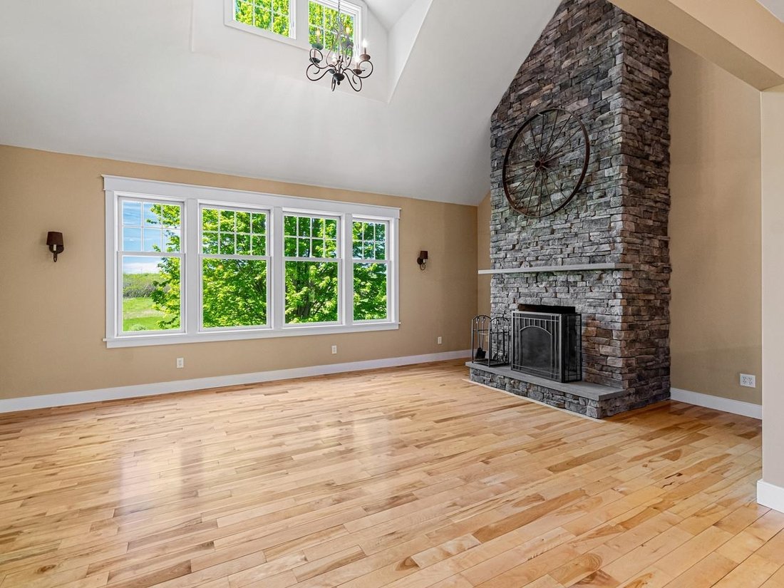 House in Essex, Vermont, United States 5 - 18252486