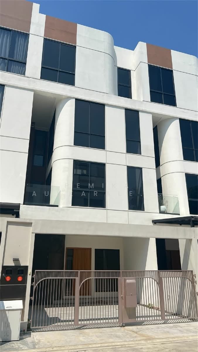 Townhouse in Chakkrawat, Krung Thep Maha Nakhon, Thailand 2 - 18258520