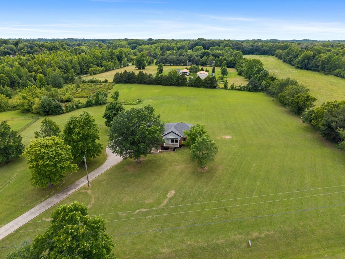 House in Springfield, Tennessee, United States 3 - 18257681