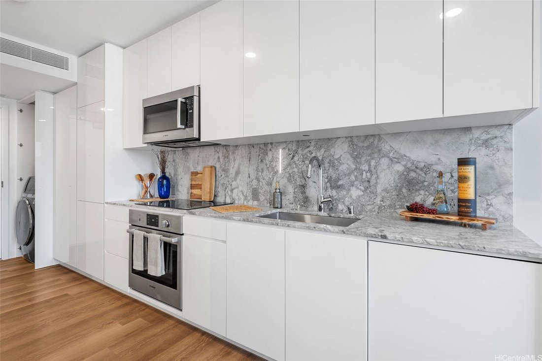 Condo in Honolulu, Hawaii, United States 4 - 18255493