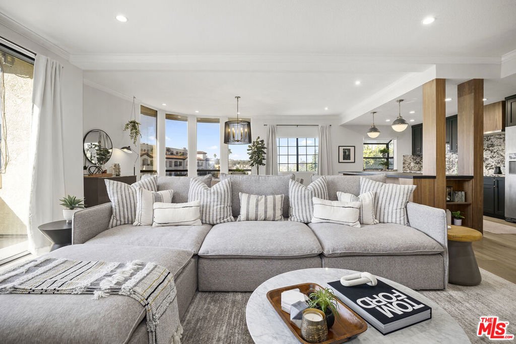 Condo in Los Angeles, California, United States 4 - 18257668