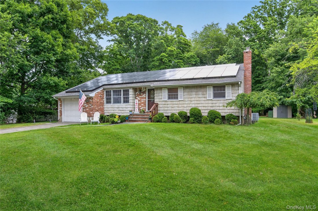 House in Hauppauge, New York, United States 2 - 18251148