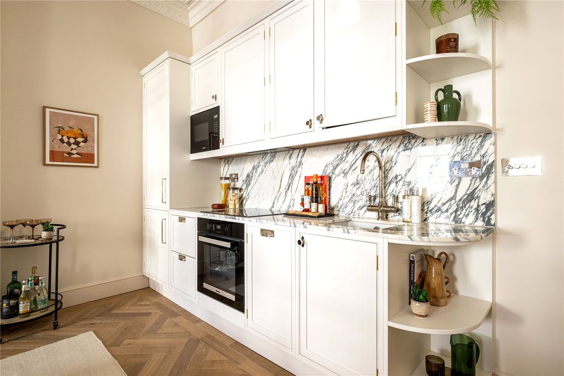 Apartment in Holland Park, Kensington And Chelsea, England 4 - 18250209