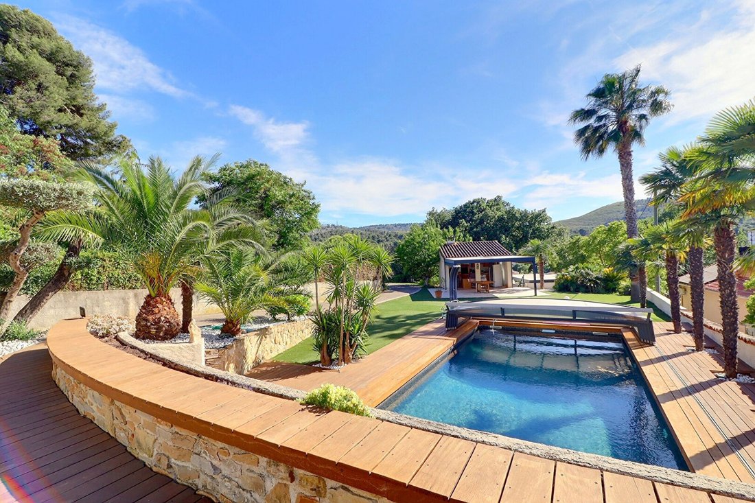 Villa in Ganteaume, Aubagne, France 3 - 18256126