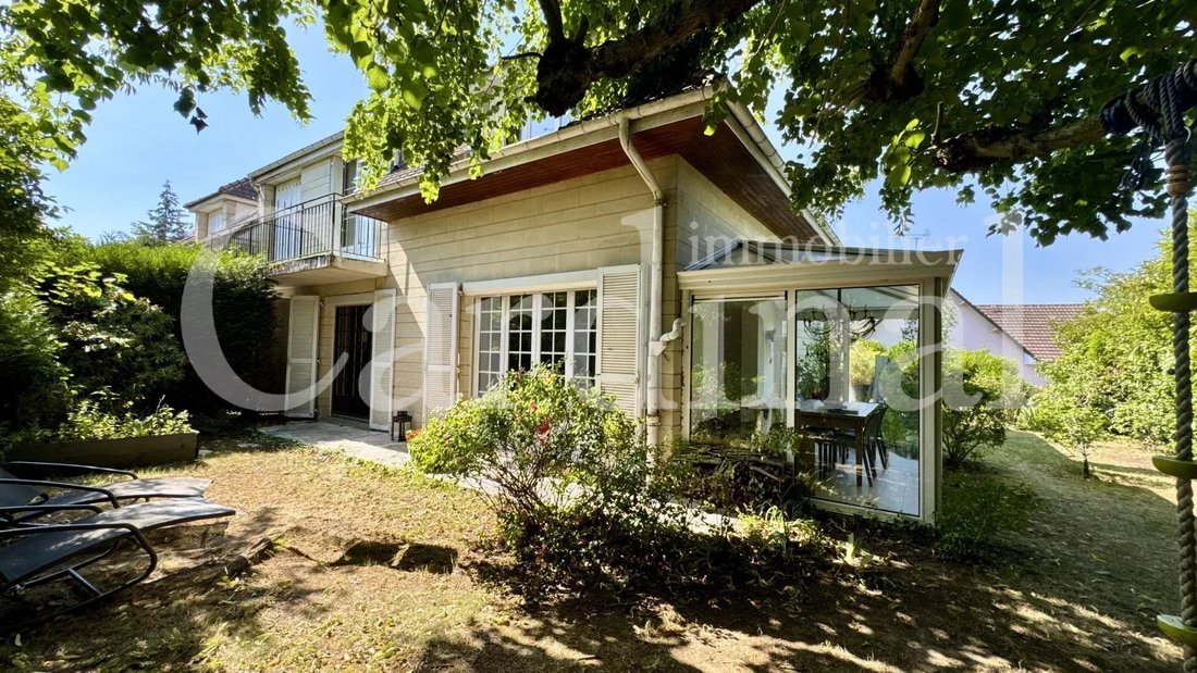 House in Les Residences, Noisy-le-Roi, France 2 - 18251541