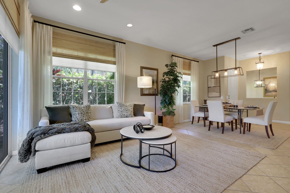 Naples, Florida, United States 4 - 17974320