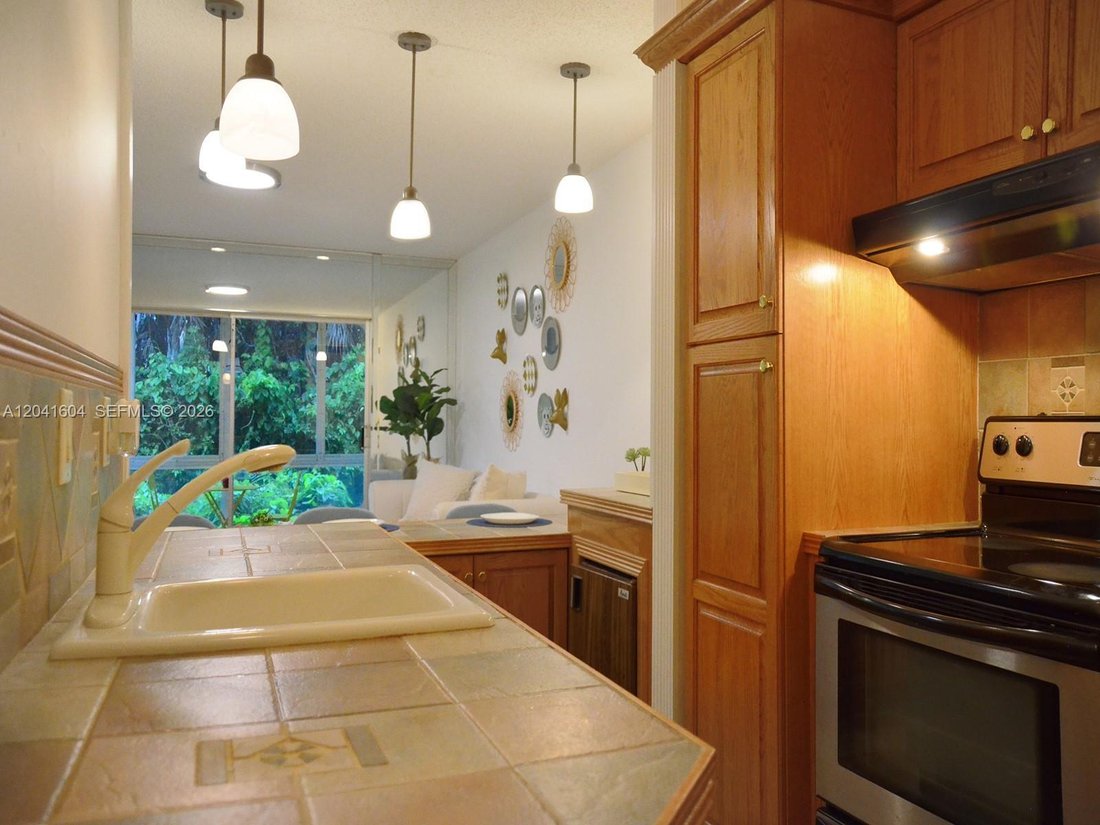 Condo in Fort Lauderdale, Florida, United States 4 - 18251731