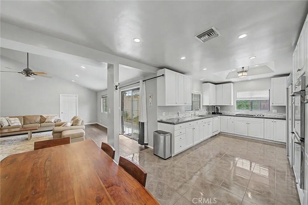 House in Glendale, California, United States 5 - 18257343