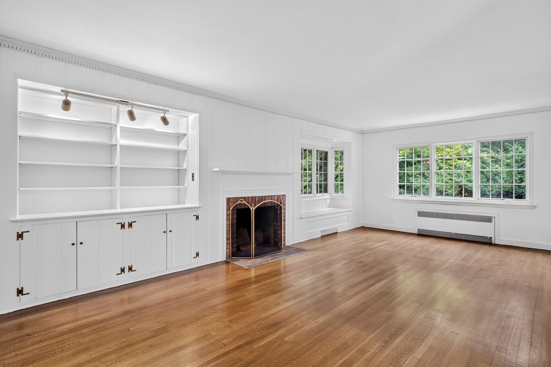 House in Port Washington, New York, United States 3 - 18251665