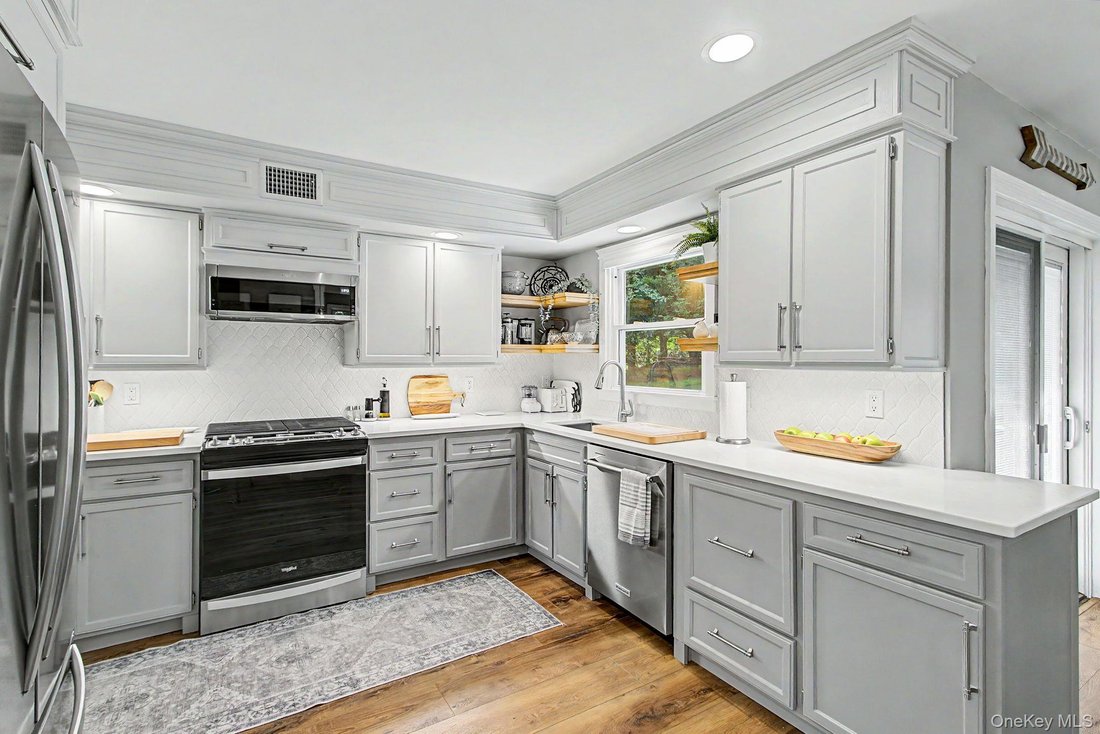 House in West Nyack, New York, United States 3 - 18250642