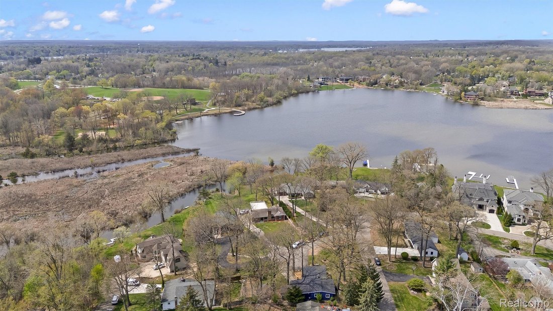 House in Orchard Lake Village, Michigan, United States 5 - 18250672