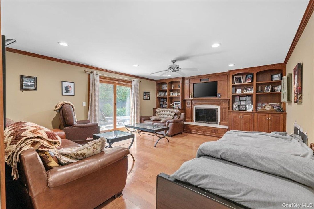 House in Massapequa, New York, United States 5 - 18250508