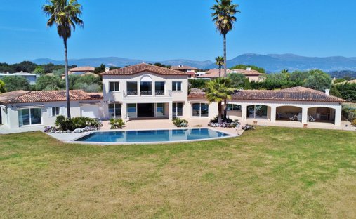 Villa in Bois Fleuri-Chevre d'Or-Saint Philippe, Biot, France 1