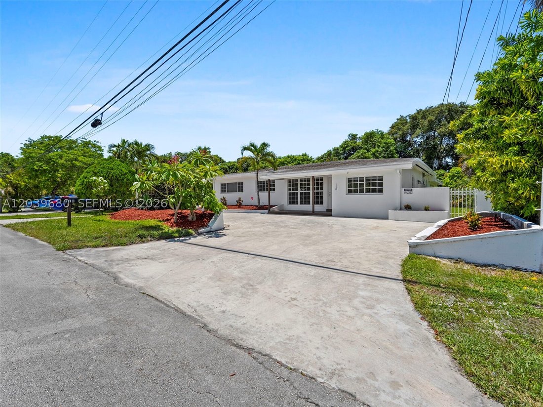 House in Miami, Florida, United States 1 - 18250375