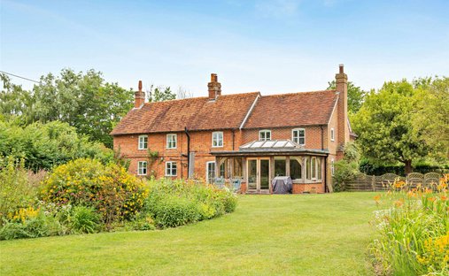 House in Kintbury, England 1