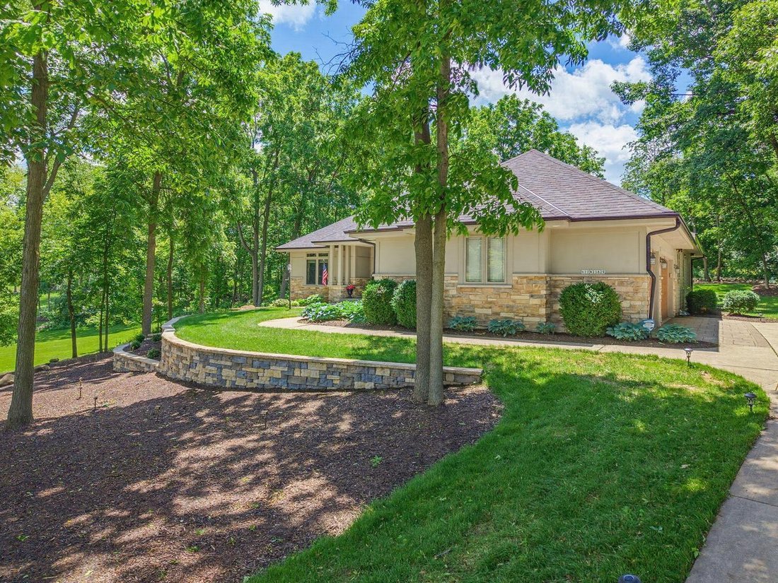 House in Sussex, Wisconsin, United States 4 - 18250098