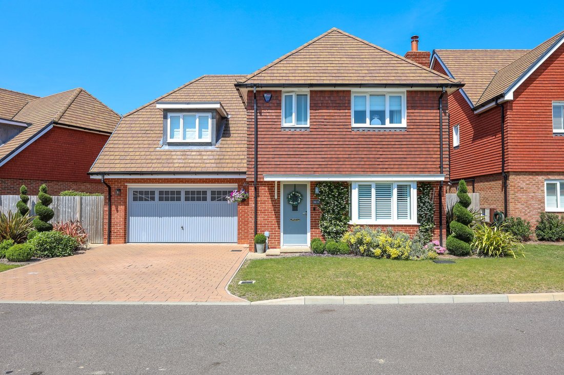 House in Burgess Hill, England 1 - 16958630