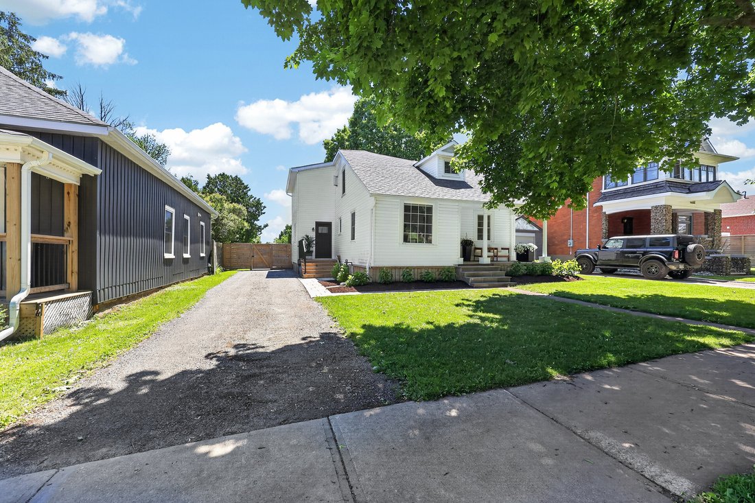 House in Thornbury, Ontario, Canada 2 - 18252287