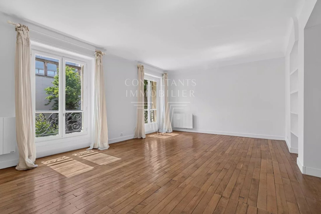 Apartment in Triangle d'Or, Paris 8e Arrondissement, Paris 3 - 18251914