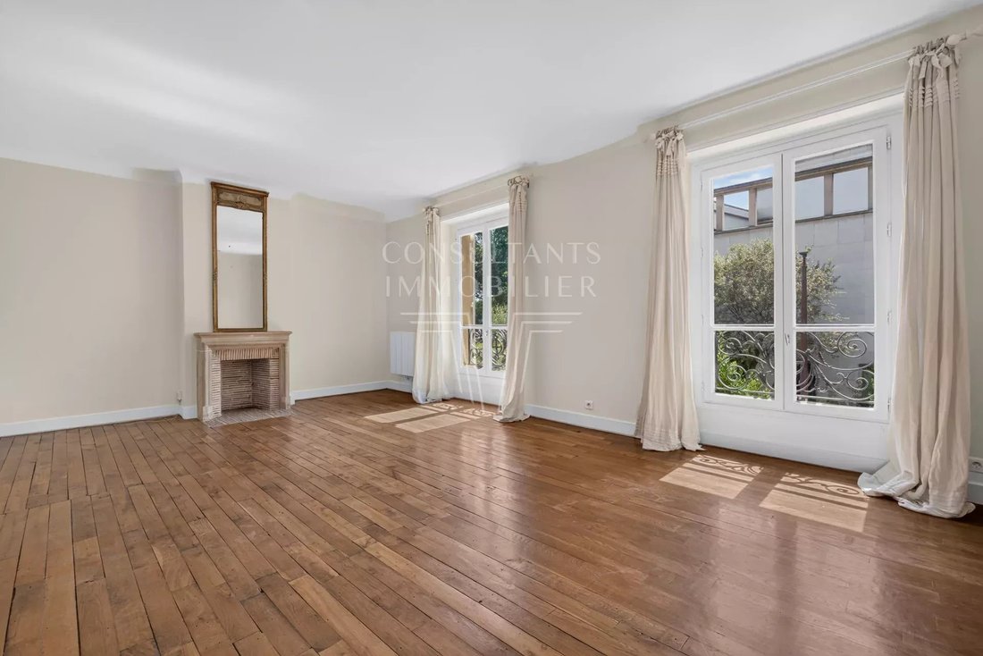 Apartment in Triangle d'Or, Paris 8e Arrondissement, Paris 1 - 18251914