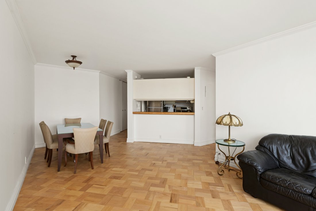 Condo in New York, New York, United States 5 - 18245196