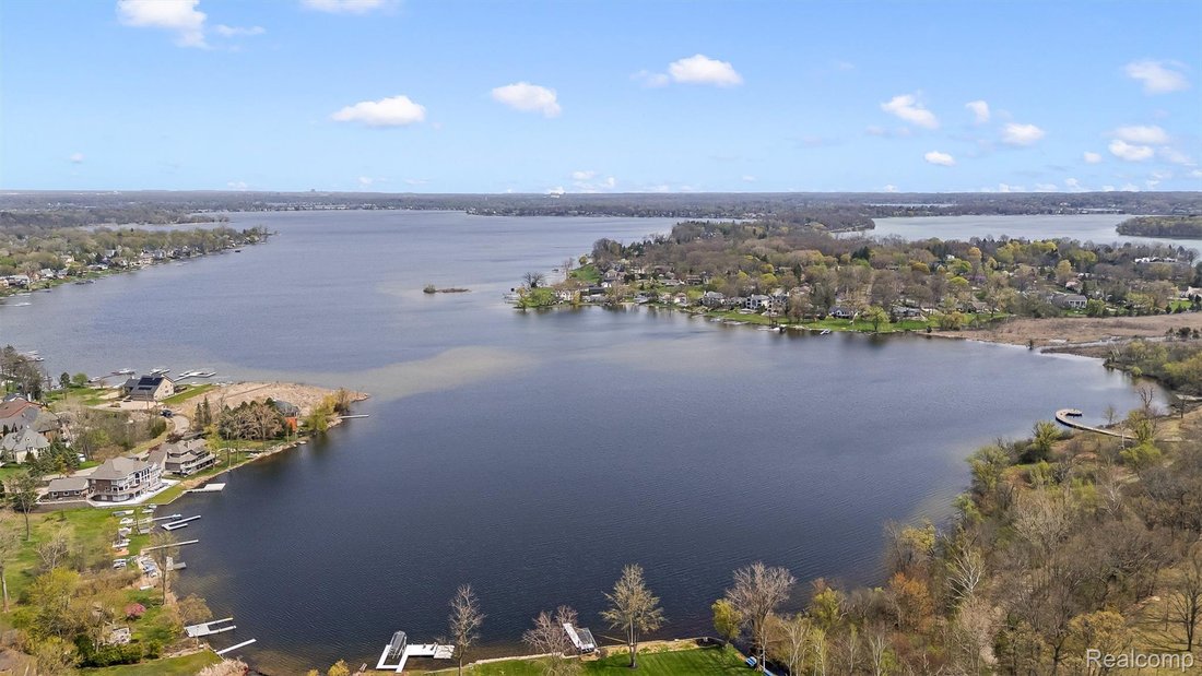 House in Orchard Lake Village, Michigan, United States 3 - 18250672