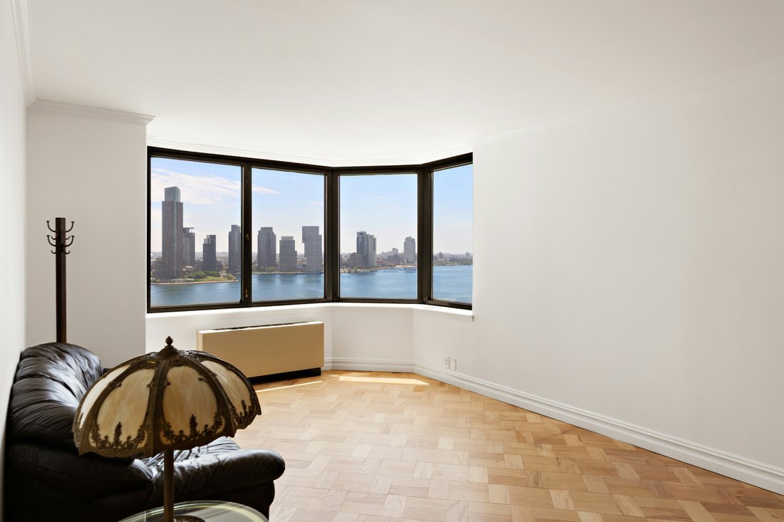 Condo in New York, New York, United States 2 - 18245196