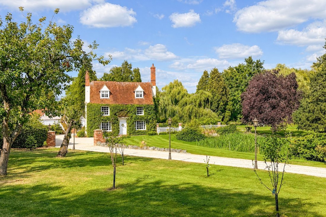 House in Great Waltham, England 1 - 18250792