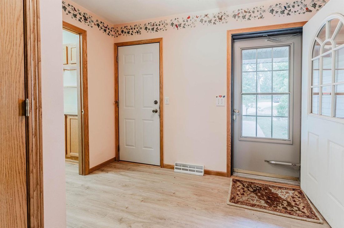 House in Clintonville, Wisconsin, United States 4 - 18253521