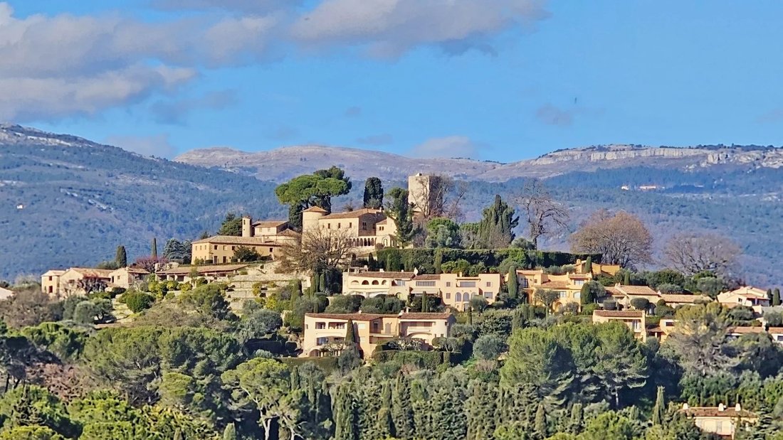 Villa in Les Indes les-Groulles, Mouans-Sartoux, France 1 - 18250124