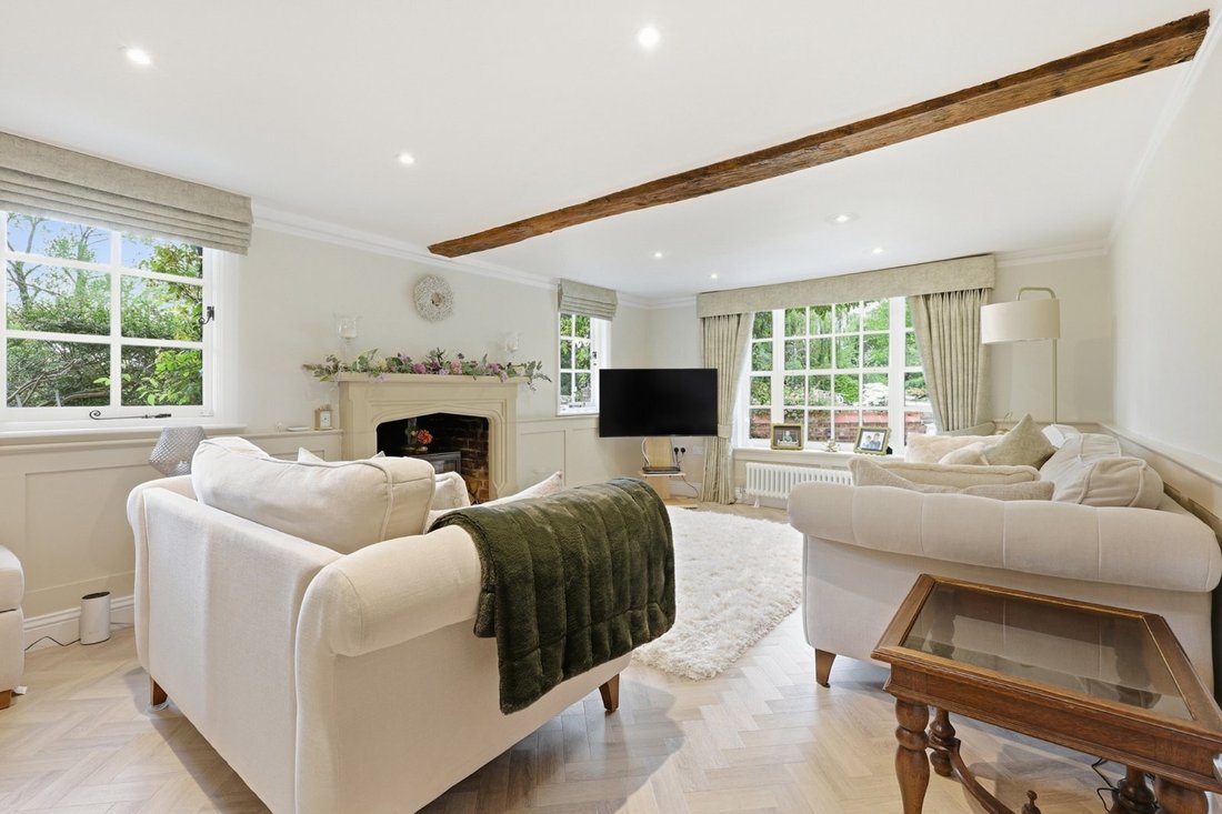 House in Great Waltham, England 4 - 18250792