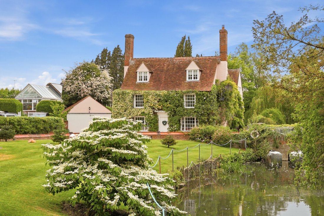 House in Great Waltham, England 1 - 18250792