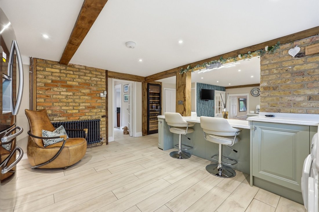 House in Great Waltham, England 5 - 18250792