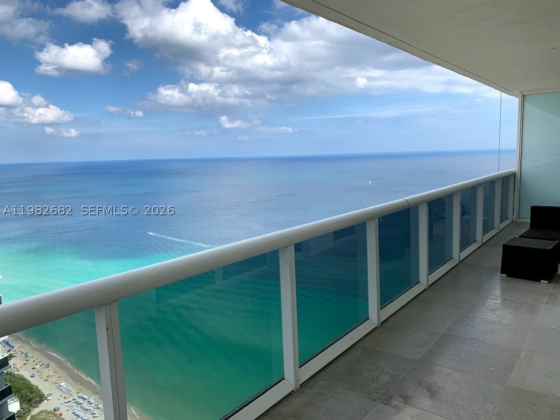 Condo in Hallandale Beach, Florida, United States 1 - 17409649