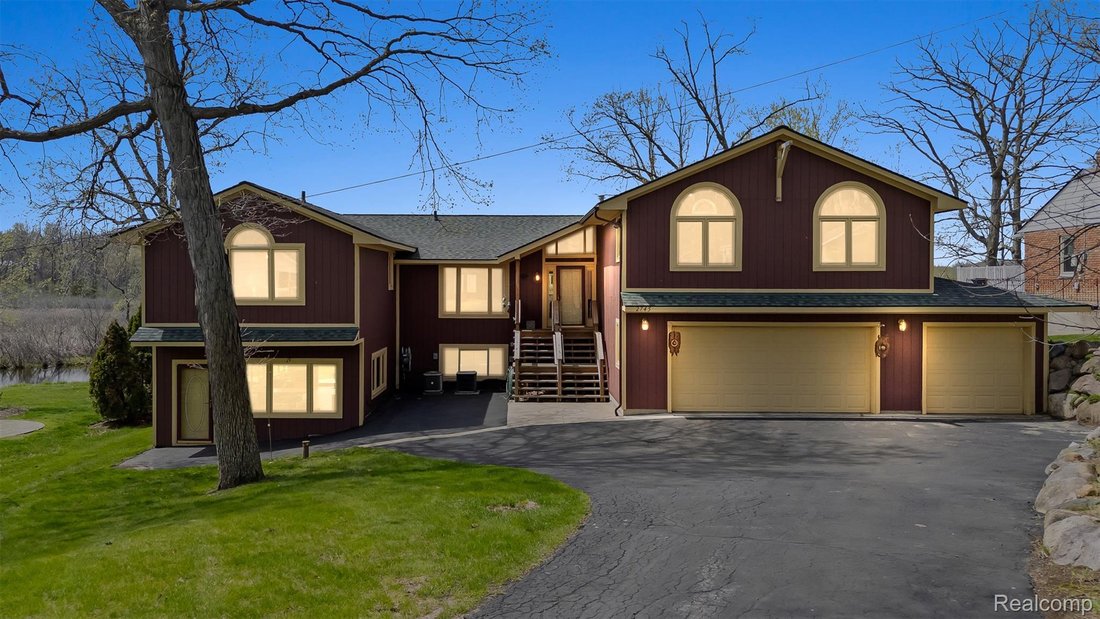 House in Orchard Lake Village, Michigan, United States 1 - 18250672