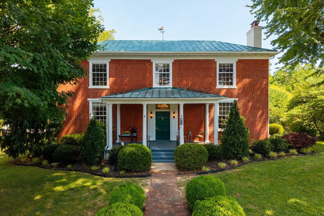 House in Charlotte Court House, Virginia, United States 1 - 18251124