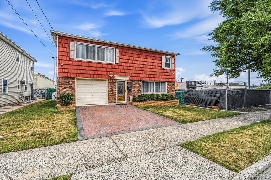 House in New York, New York, United States 3 - 18250628