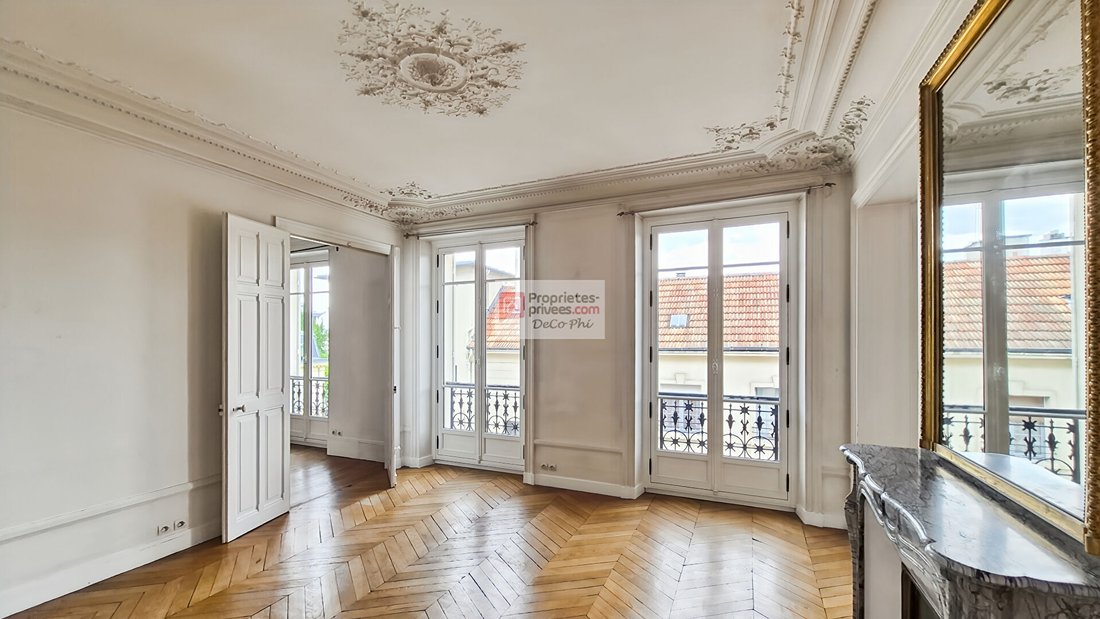 Apartment in Domaine National du Château, Versailles, France 2 - 18252420