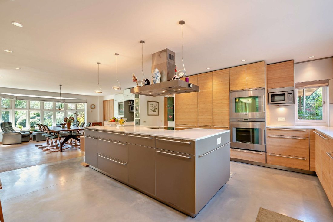 Maison en Lower Bourne, Angleterre 4 - 18250816