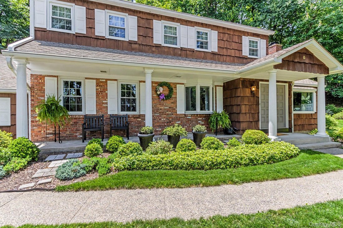 House in West Nyack, New York, United States 1 - 18250642