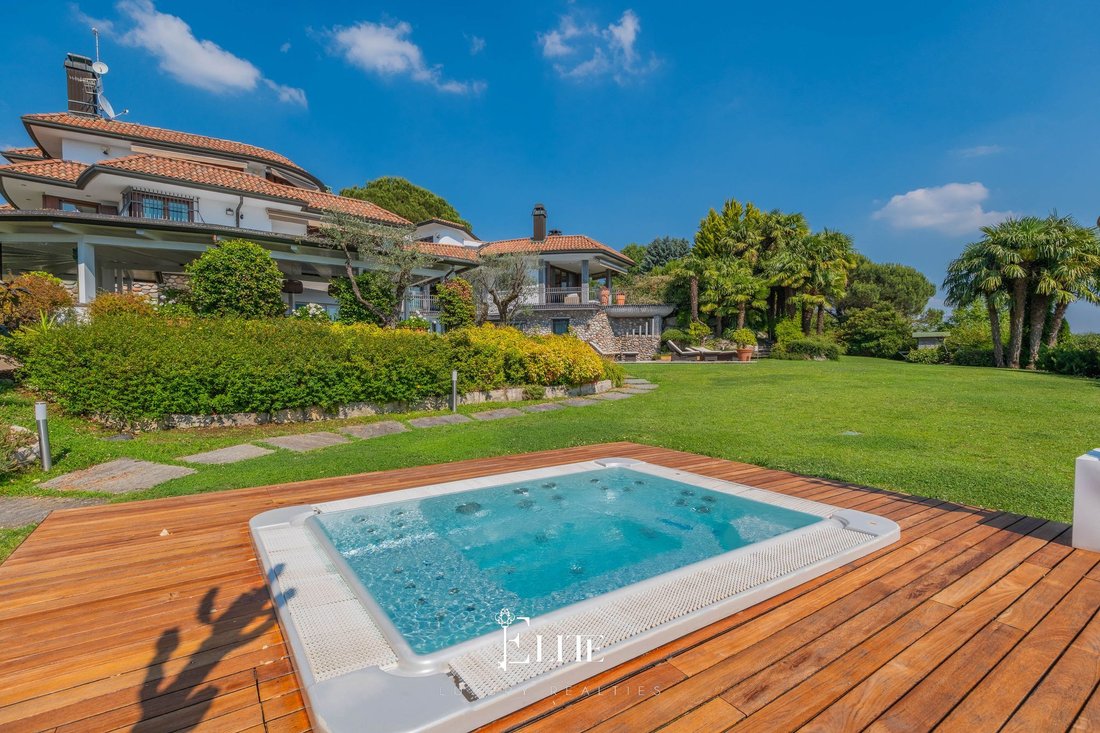 Villa in Besozzo, Lombardy, Italy 3 - 18258062