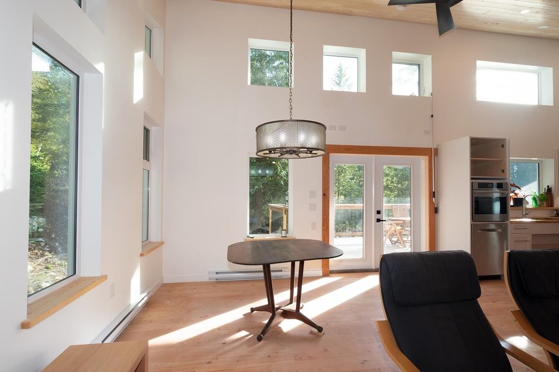House in Bowen Island, British Columbia, Canada 5 - 18256721