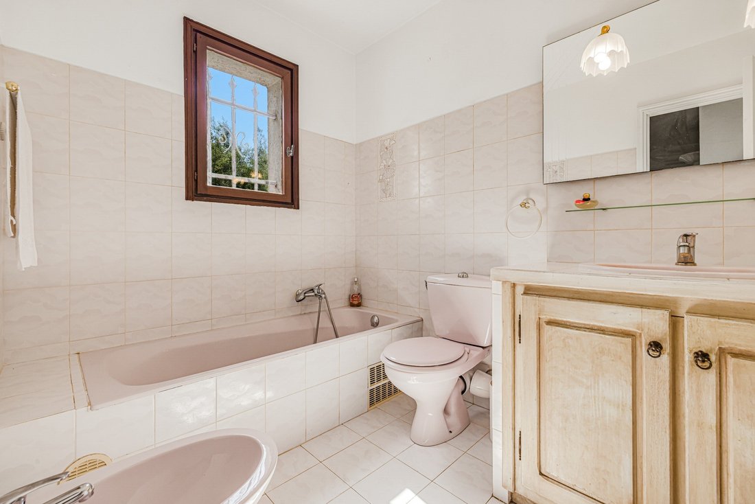 House in Le Cottage, Mandelieu-la-Napoule, France 4 - 18255539