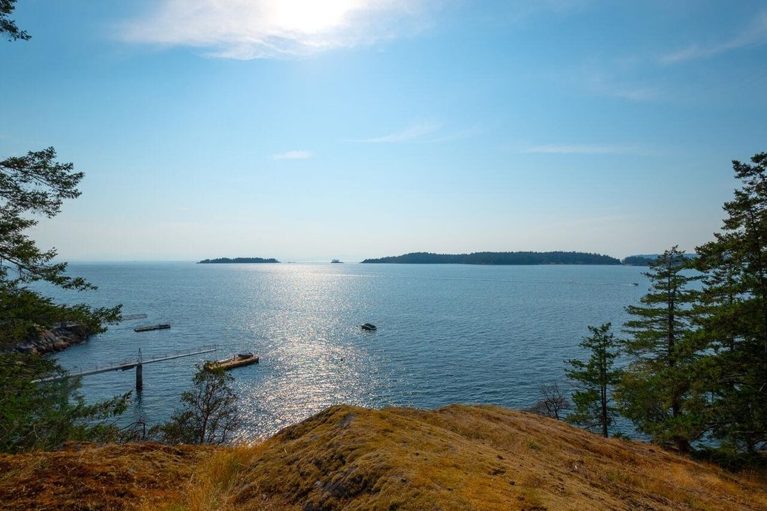 Land in Bowen Island, British Columbia, Canada 1 - 18257096