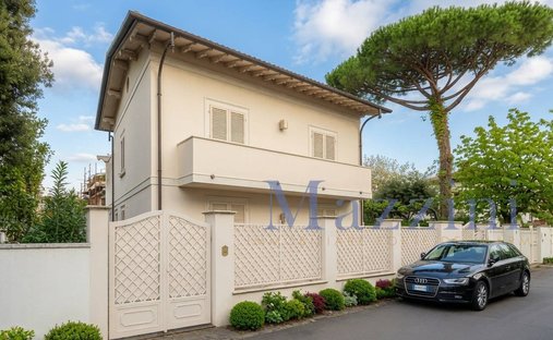 Villa a Vittoria Apuana, Forte dei Marmi, Toscana 1